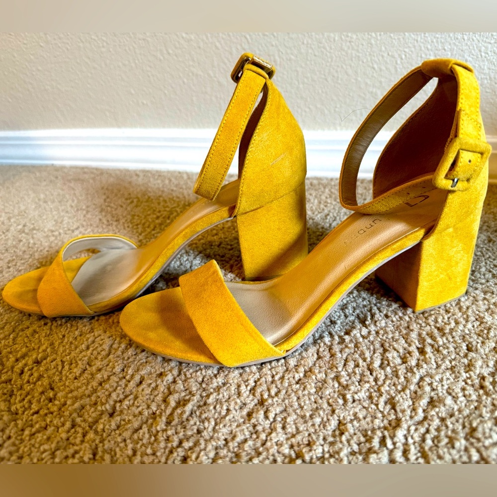 Mustard yellow strappy heel size 7.5